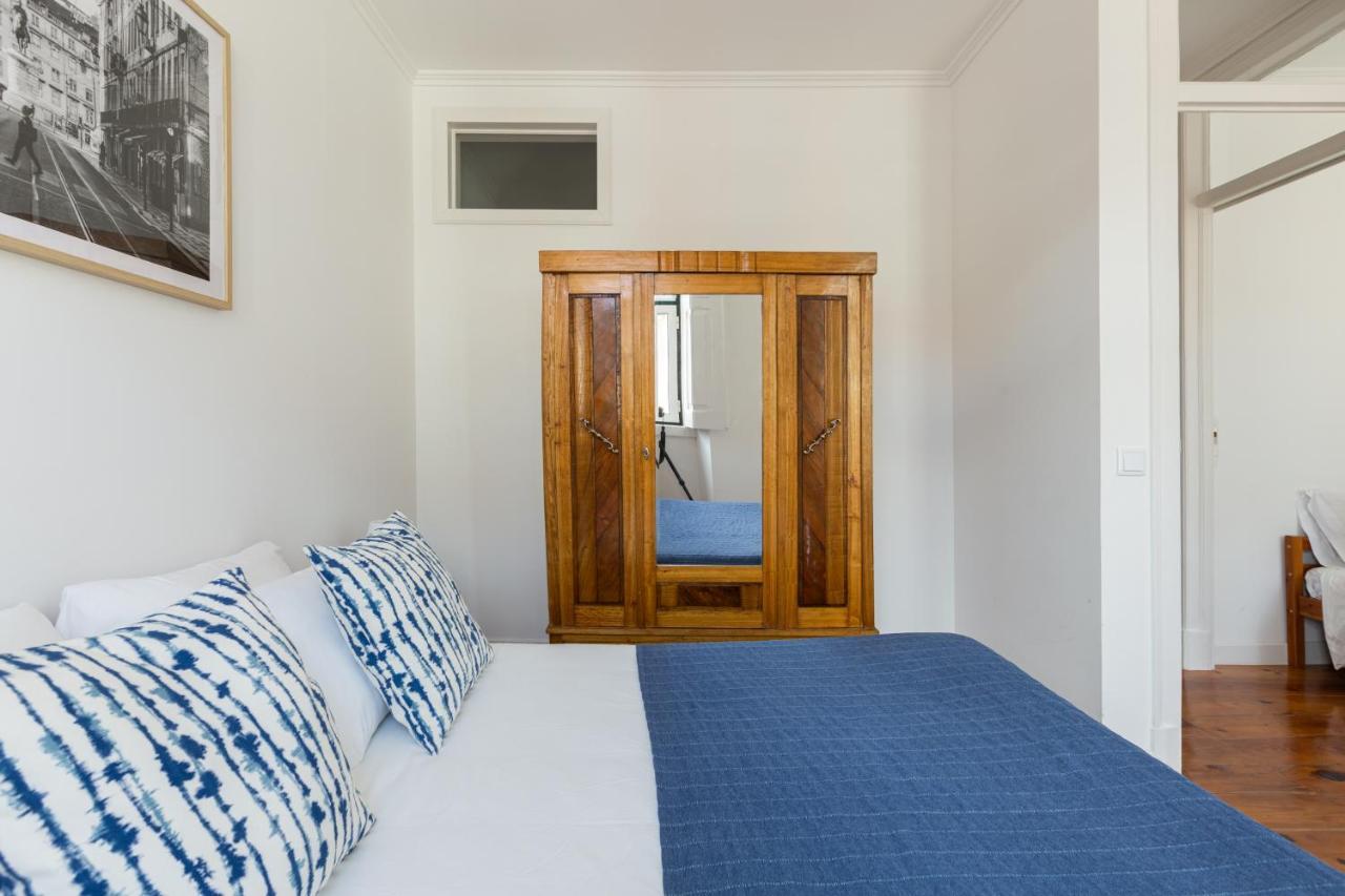 White & Blue Vintage Home In Graca Lisbona Esterno foto