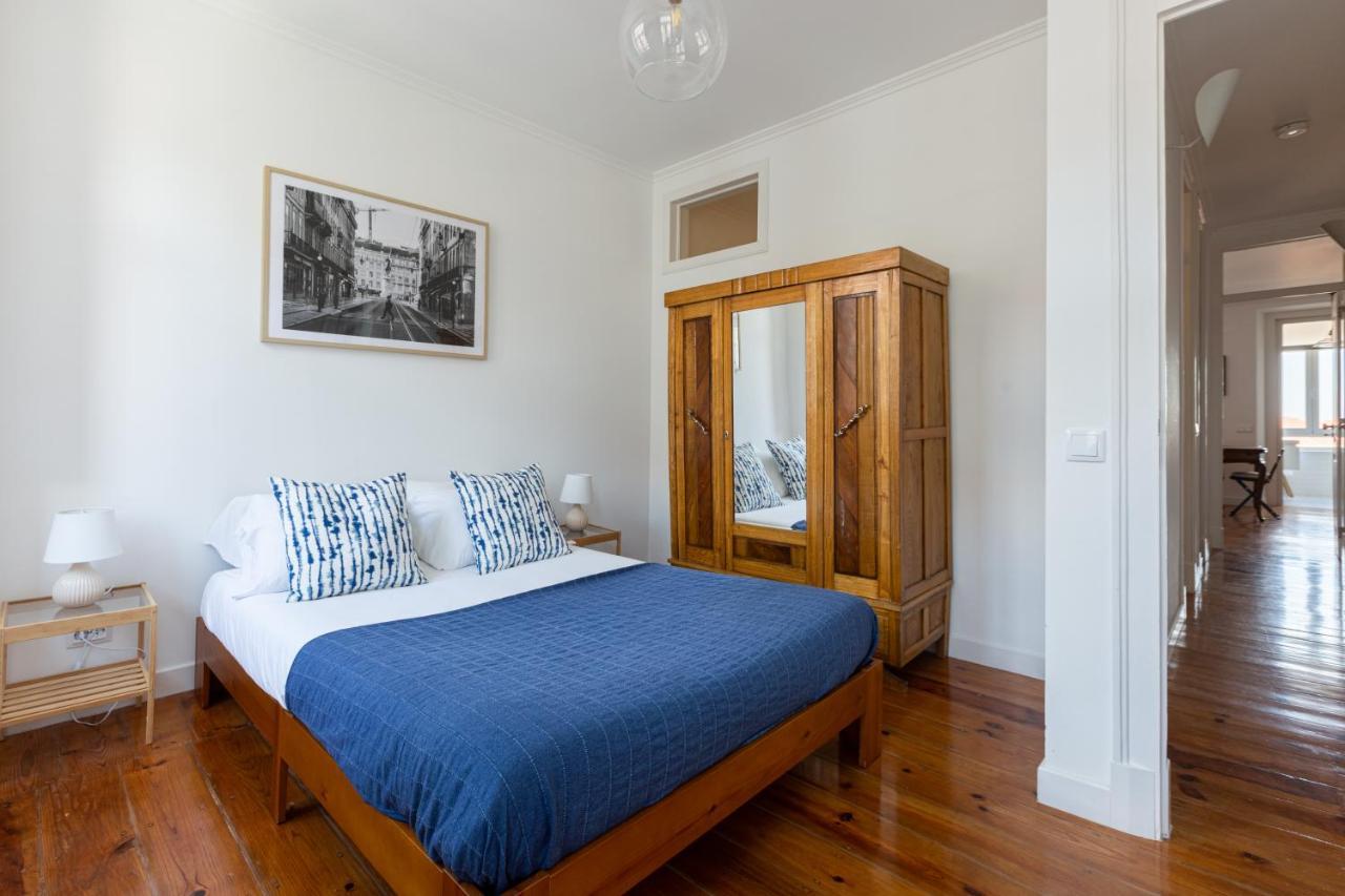 White & Blue Vintage Home In Graca Lisbona Esterno foto