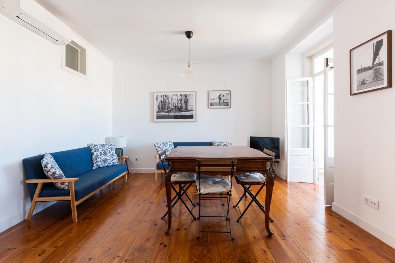 White & Blue Vintage Home In Graca Lisbona Esterno foto